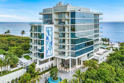 Residential complexes in Tequesta, Palm Beach