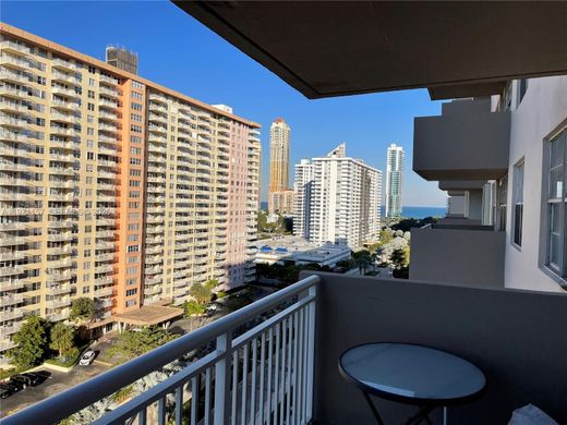Residential complexes in Sunny Isles Beach, Miami-Dade
