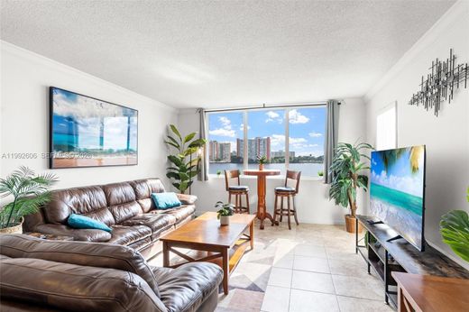 Residential complexes in Miami, Miami-Dade