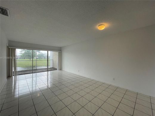 Residential complexes in Tamarac, Broward County