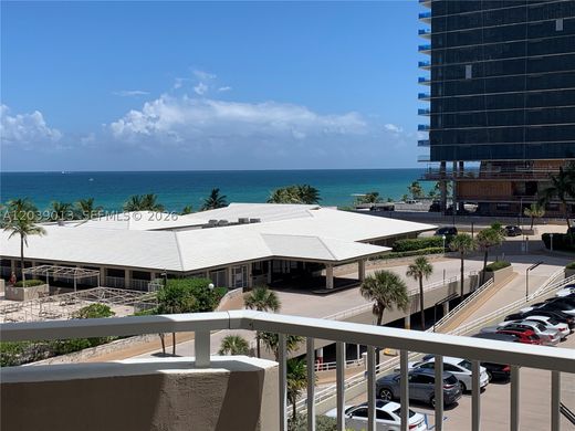 Residential complexes in Hallandale, Broward County