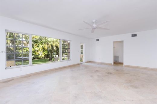 Komplex apartman Bal Harbour, Miami-Dade County