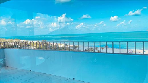 Kamienica w Key Biscayne, Miami-Dade County