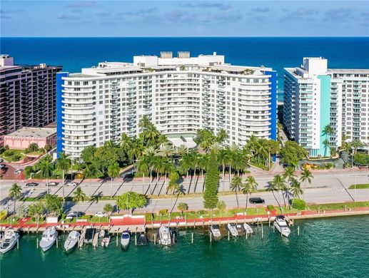 Residential complexes in Miami Beach, Miami-Dade