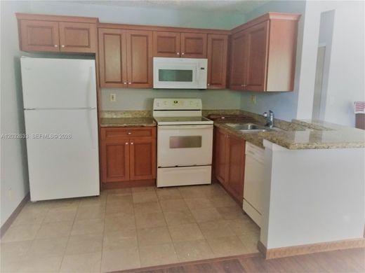 Residential complexes in Coral Springs, Broward County