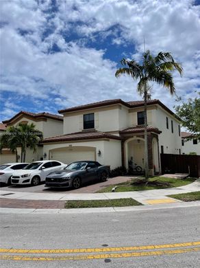 Villa - Doral, Miami-Dade County