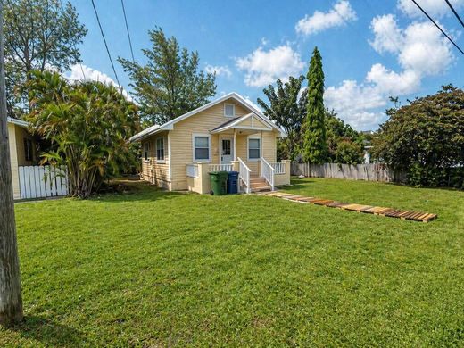 Villa in Hallandale, Broward County
