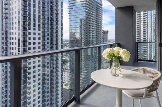 ‏בניין ב  מיאמי, Miami-Dade County