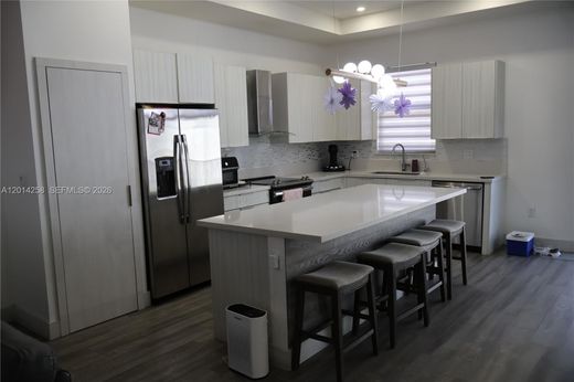 Residential complexes in Doral, Miami-Dade