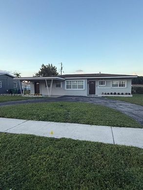 Villa in Miami Gardens, Miami-Dade
