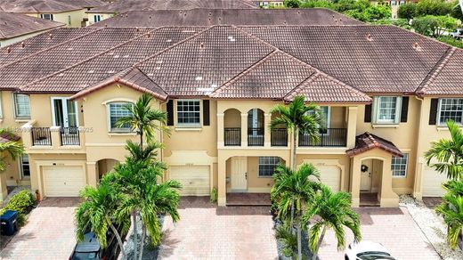 Residential complexes in Miami, Miami-Dade