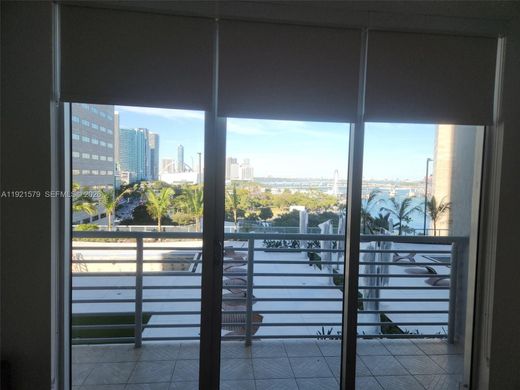 ‏בניין ב  מיאמי, Miami-Dade County