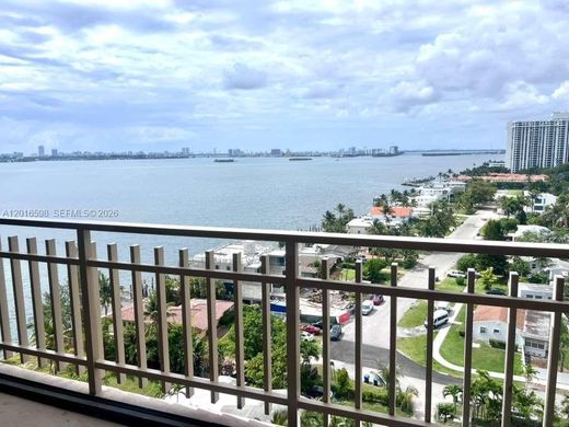 Kamienica w Miami, Miami-Dade County