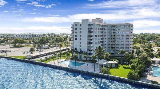 Residential complexes in West Palm Beach, Palm Beach