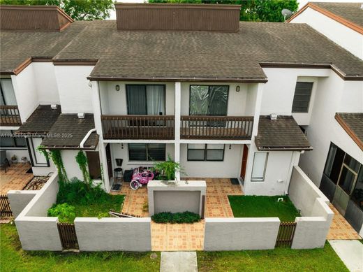 مجمع شقق ﻓﻲ Doral, Miami-Dade County