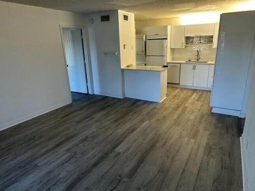 Residential complexes in West Palm Beach, Palm Beach