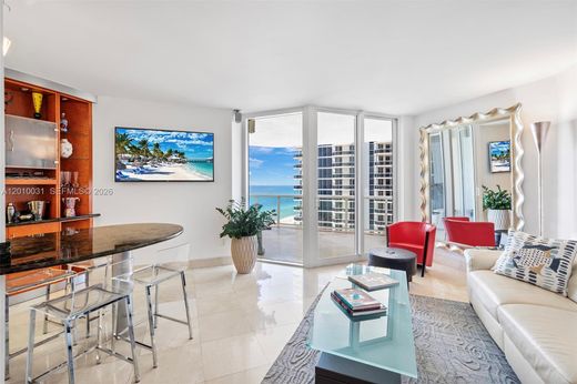 Residential complexes in Miami Beach, Miami-Dade