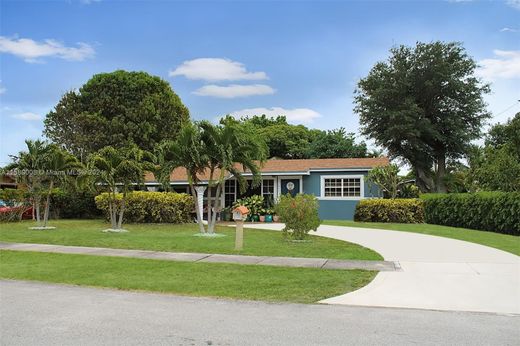 Villa Miami Gardens, Miami-Dade County