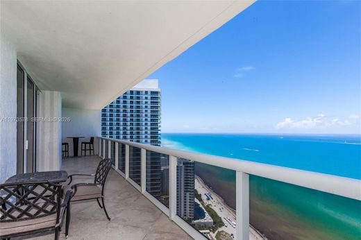 Residential complexes in Hallandale, Broward County
