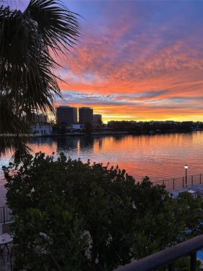 Komplex apartman Bay Harbor Islands, Miami-Dade County