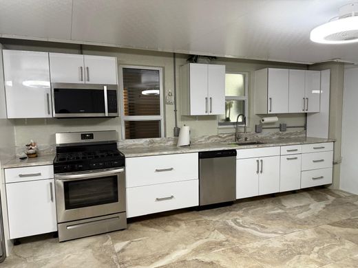 Residential complexes in West Palm Beach, Palm Beach