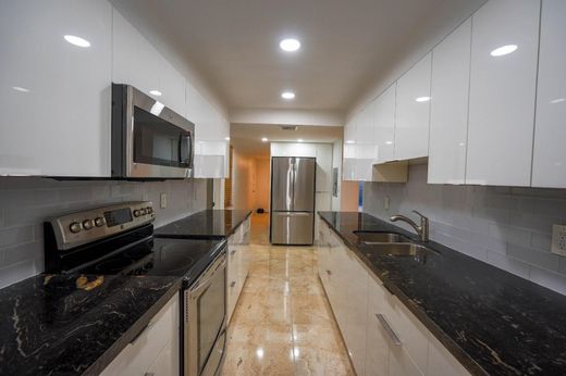 ‏בניין ב  Bay Harbor Islands, Miami-Dade County