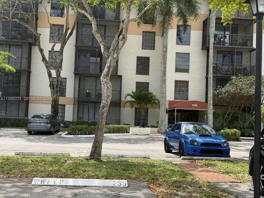 Residential complexes in Lauderhill, Broward County
