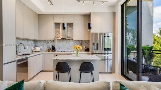 Miami Beach, Miami-Dade Countyのアパートメント・コンプレックス