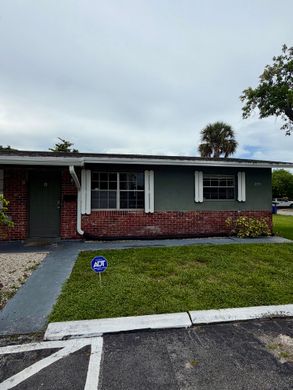 Residential complexes in Fort Lauderdale, Broward County
