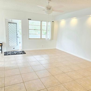 Residential complexes in Deerfield Beach, Broward County