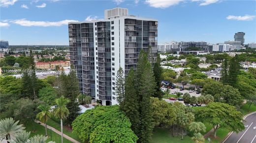Жилой комплекс, Aventura, Miami-Dade County