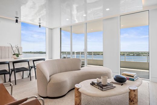 Residential complexes in West Palm Beach, Palm Beach