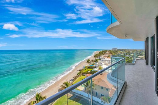 Residential complexes in Tequesta, Palm Beach