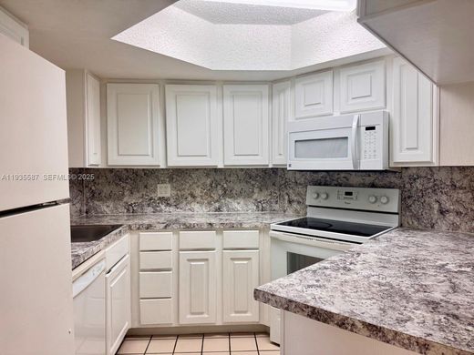 公寓楼  Doral, Miami-Dade County