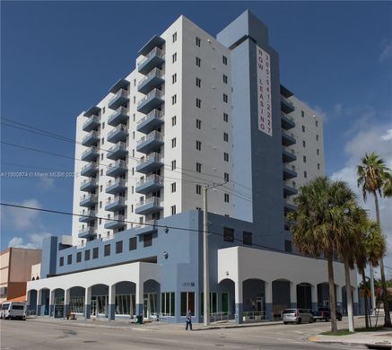 マイアミ, Miami-Dade Countyのアパートメント・コンプレックス