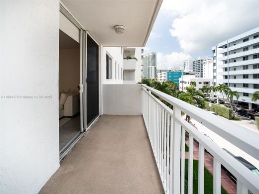 Complesso residenziale a Miami Beach, Miami-Dade County