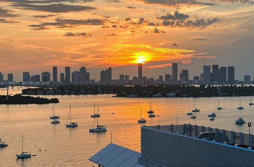 Complesso residenziale a Miami Beach, Miami-Dade County