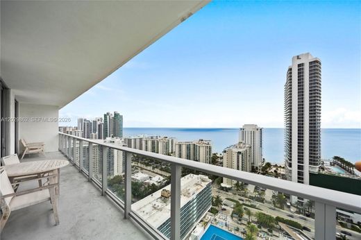 Residential complexes in Hollywood, Broward County