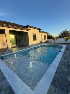 Villa in Cape Coral, Lee County