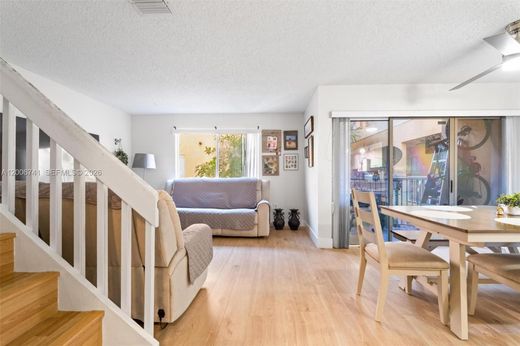 Residential complexes in Miami, Miami-Dade