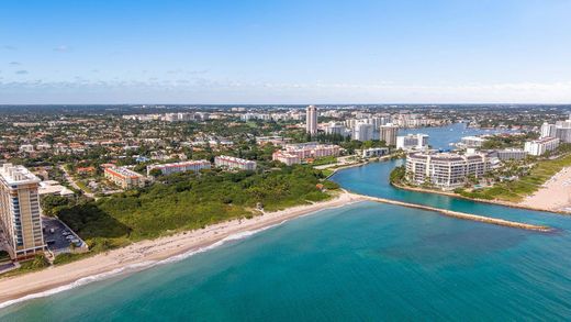 Residential complexes in Boca Raton, Palm Beach