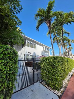 Residential complexes in Miami Beach, Miami-Dade