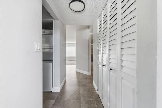 Coral Springs, Broward Countyのアパートメント・コンプレックス