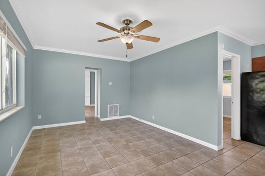 Residential complexes in Fort Lauderdale, Broward County