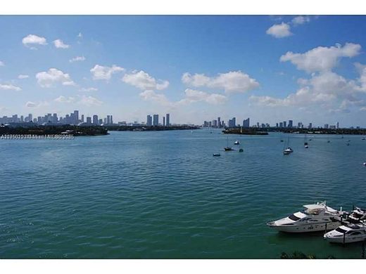 Residential complexes in Miami Beach, Miami-Dade