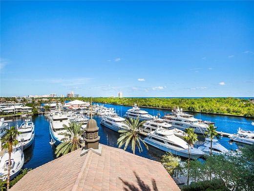 Residential complexes in Fort Lauderdale, Broward County
