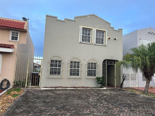 Villa en Hialeah, Miami-Dade County