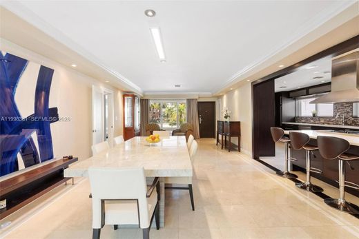 Villa in Surfside, Miami-Dade