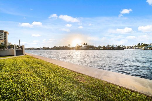 Residential complexes in Pompano Beach, Broward County