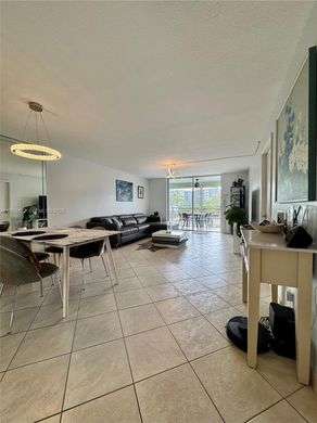 Wohnkomplexe in Dania Beach, Broward County